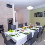 Orljak Villa *