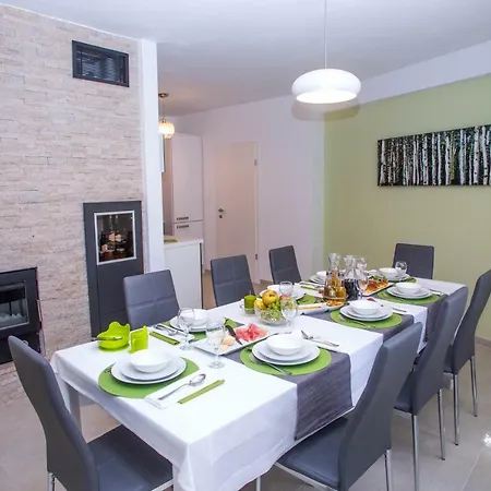 Orljak Villa *