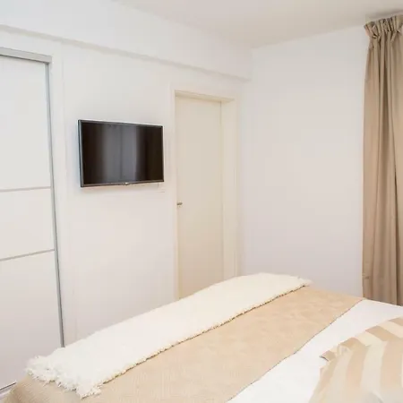 Orljak Villa *