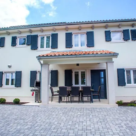 Orljak 빌라